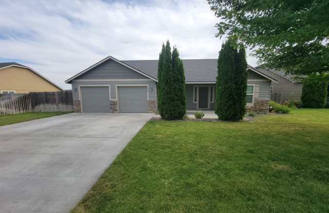 Charming Home on Richland– Fenced Yard, Fireplace  2-Car Garage photos photos