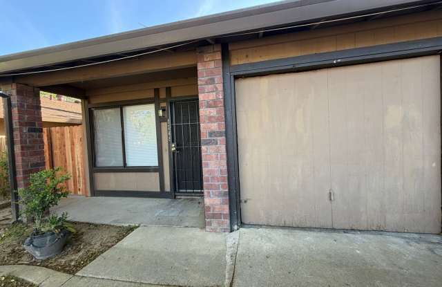 Fully Renovated 2-Bedroom Home with Spacious Layout in Prime Fair Oaks Location photos photos