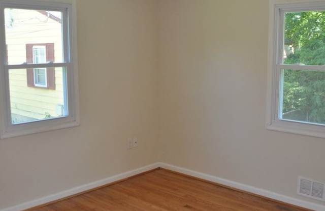 Perfect House for UMD Students -- Very Close to Campus! Gallery 4