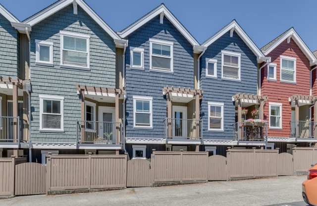 Green Lake 2 bed plus office Townhome with Rooftop Deck! - 7416 4th Avenue Northeast, Seattle, WA 98115