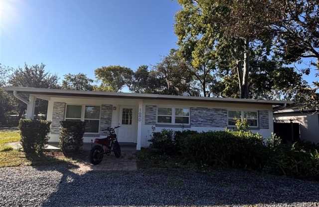 1690 DALE AVENUE photos photos