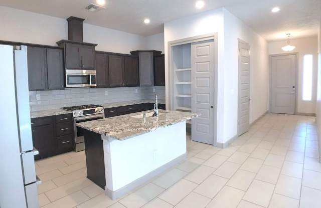 Gorgeous Los Lunas 3 Bedroom! Open layout! Tons of space. Built in 2021 photos photos