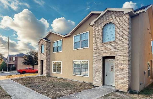 10527 HUNTERS POND photos photos