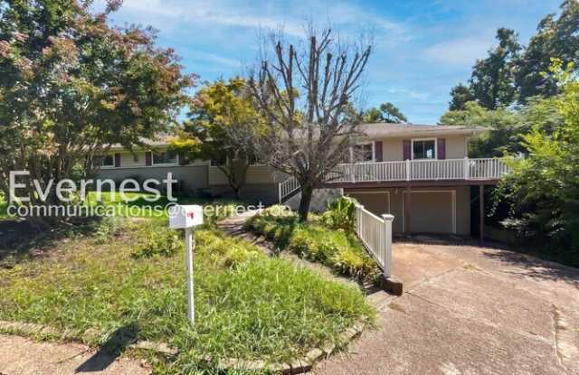826 Claremont Court Gallery 1