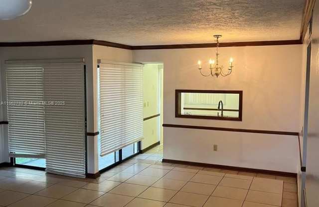 1021 Adams Ave photos photos