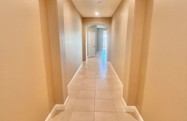 Charming 3 Bedroom 2 Bathroom Home in Prime Location Gallery 4