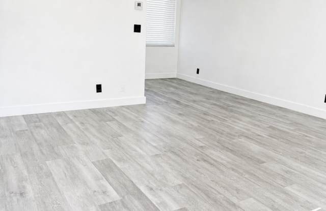 2849 Northeast 30th Street #4 Gallery 3