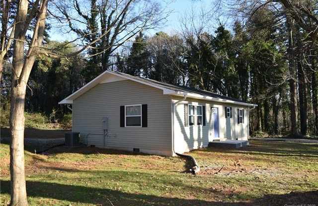 424 Ogburn Street - 424 Ogburn Street, Mooresville, NC 28115