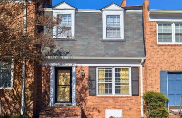 2246 Cresthaven Ct - 2246 Cresthaven Court, Tuckahoe, VA 23238