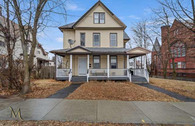 464 Pleasant St. photos photos