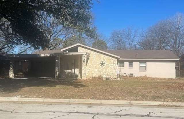 121 Oram Street - 121 Oram Street, Arlington, TX 76010