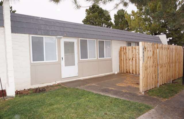 Spacious 2 Bedroom Condo-SPECIAL PRICING. photos photos Spacious 2 Bedroom Condo-SPECIAL PRICING. photos photos