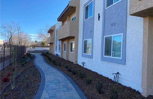 454 E Avenue Q3 - 454 East Avenue Q3, Palmdale, CA 93550