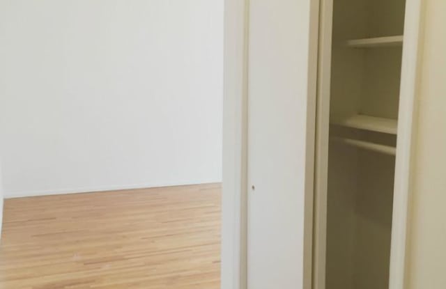 306 West 51st Street Gallery 4