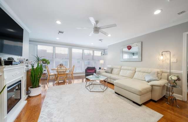 1331 GRAND ST photos photos