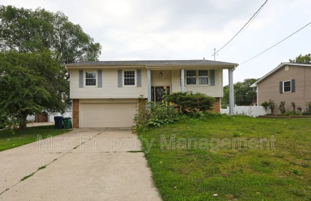 7120 Roseland Dr - 7120 Roseland Drive, Urbandale, IA 50322