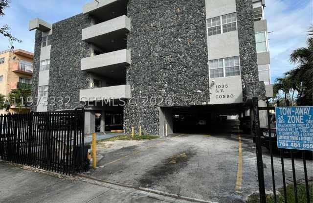 1035 W 77th St photos photos