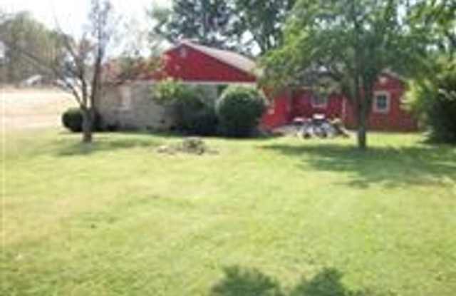 Will go fast! 3 BED house across from Memorial Stadium! Gallery 4