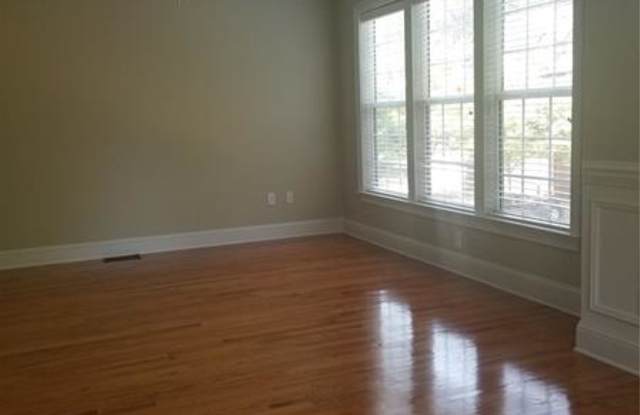 3787 Ashford Creek Avenue NE Gallery 4