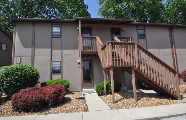 138 ASHLEY Drive - 138 Ashley Drive, Fairview Heights, IL 62208