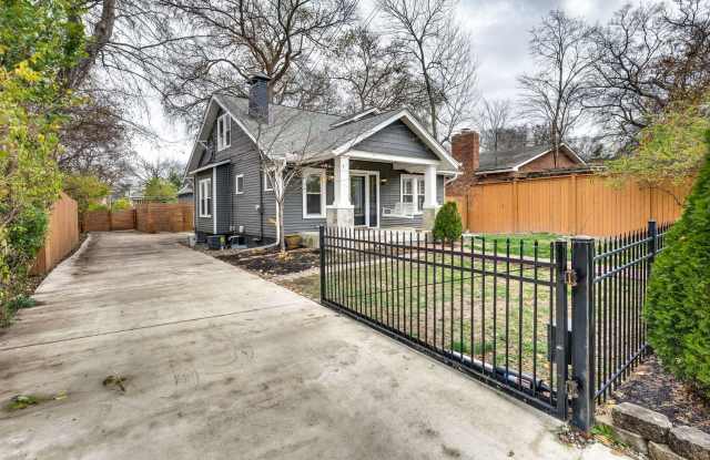 Fabulous 2BE/2BA home filled with charm and character in immaculate condition! - 1710 Natchez Trace, Nashville, TN 37212