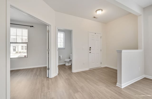Gorgeous 3 Bedroom, 2.5 Bath Townhouse in Rustica Oaks! Gallery 3
