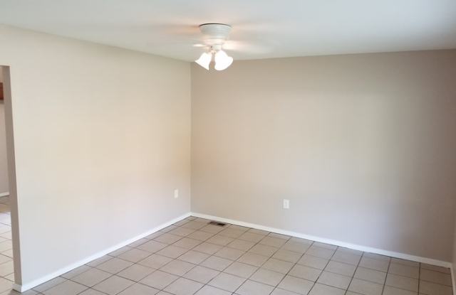 3174 Eagledale Drive Gallery 4