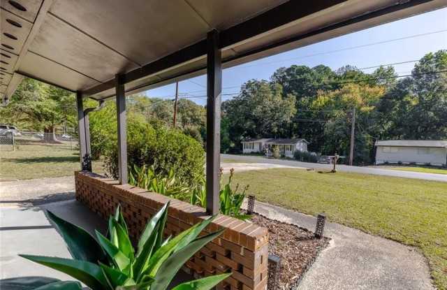 111 Robinhood Drive Gallery 3