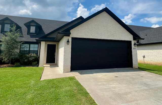 Spacious 3 Bedroom/2.5 Bathroom Townhome in Chaffee Crossing. **ASK ABOUT MOVE IN SPECIAL** photos photos