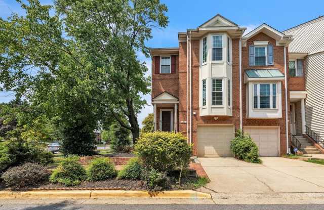 3 Bed 2.5 Bath End Unit Townhome For Rent! - 25 Morning Breeze Court, Colesville, MD 20904