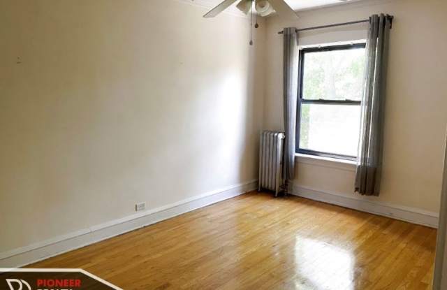 1950 W Wilson Ave 3Y Gallery 3