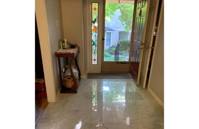 81 BUNKER HILL COURT Gallery 2