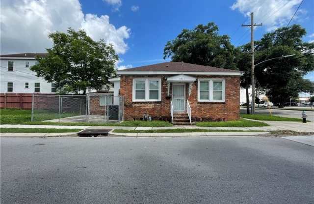 3301 S DORGENOIS Street Gallery 1