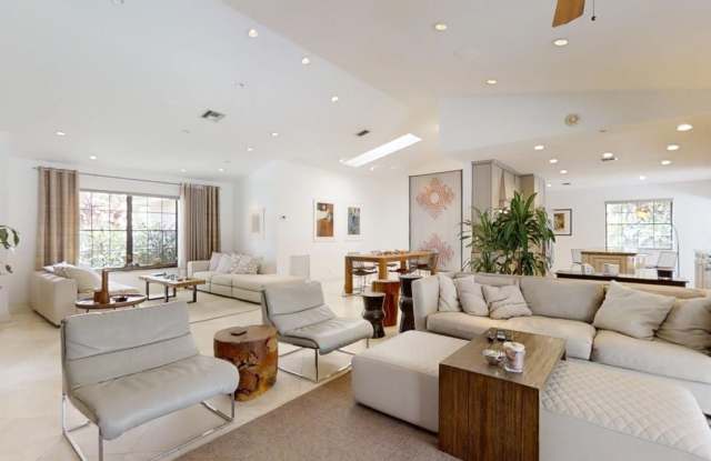 2899 NW 26th Avenue photos photos