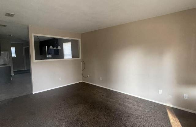 10047 Hillview Rd Gallery 2