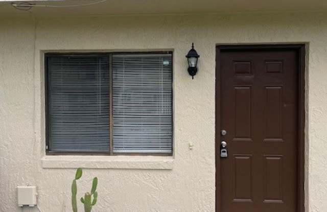 2 Bedroom, 2.5 bathroom Townhouse near UCF photos photos