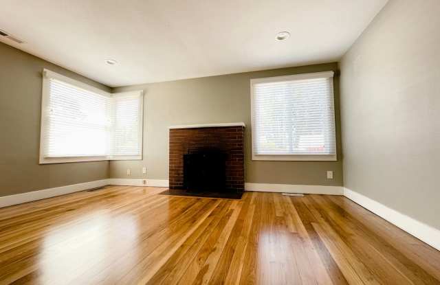 Lakeridge Home-MOVE IN BONUS Gallery 3