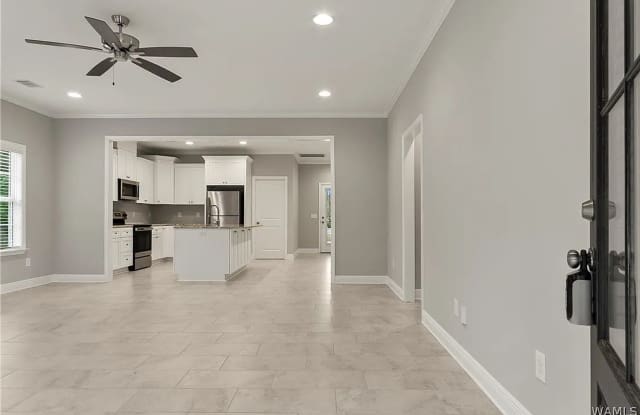 2402 Prince Avenue 3/3 House For Rent Gallery 4