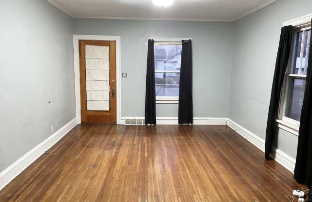 903 W College Ave photos photos