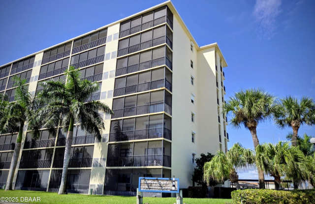 500 Palm Springs Boulevard unit: 407 photos photos