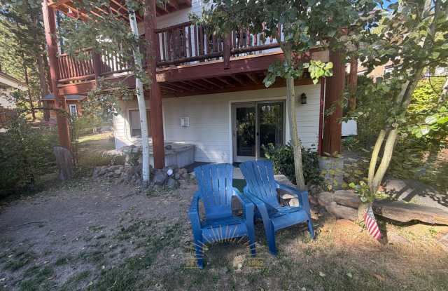 Adorable pet-friendly, 1 bedroom lower apt including utilities! - 1 Garage space w heated driveway! Gallery 3