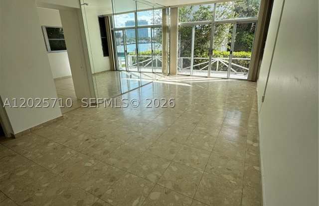 10281 E Bay Harbor Dr Gallery 1