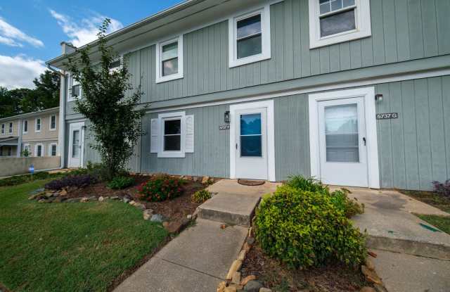 Spacious 2-Bedroom, 2.5-Bath Townhome in Greensboro Gallery 1