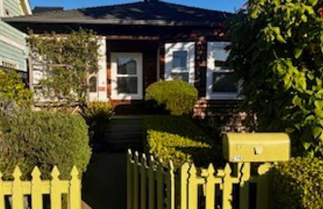 Classic Santa Cruz Beach Bungalow Near Harbor  Seabright Beach photos photos