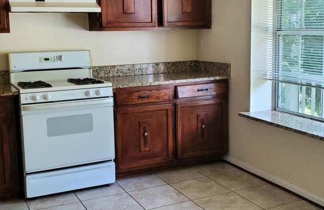 15268 CLOVERDALE Road Gallery 3