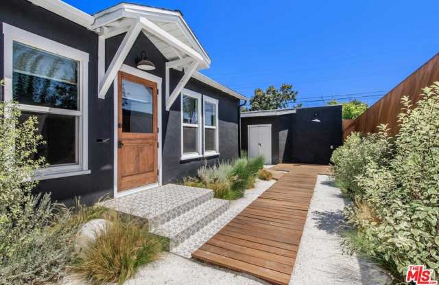 326 4TH AVE photos photos