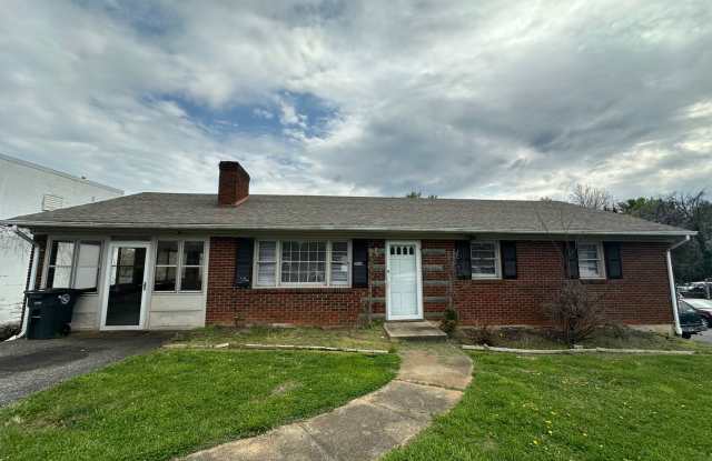 3203 Old Forest Rd photos photos