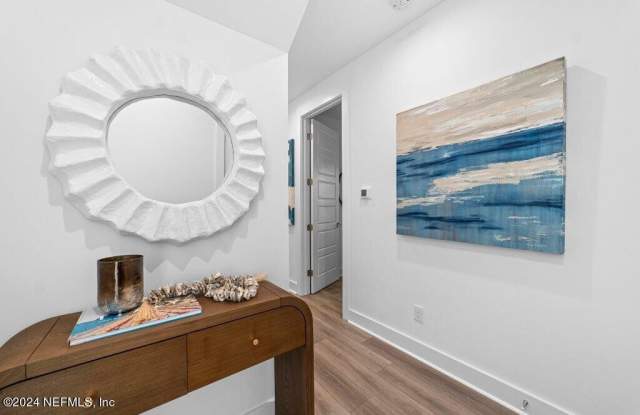 2107 GORDEN Avenue Gallery 3