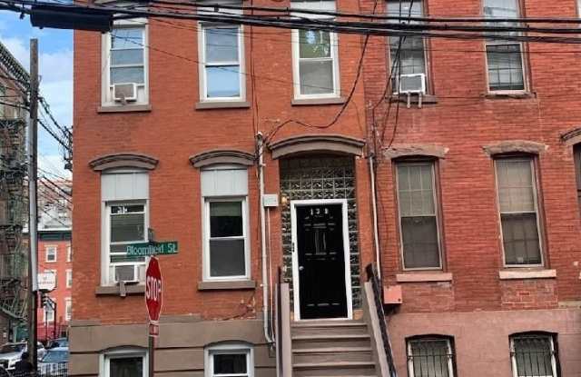 139 BLOOMFIELD ST photos photos