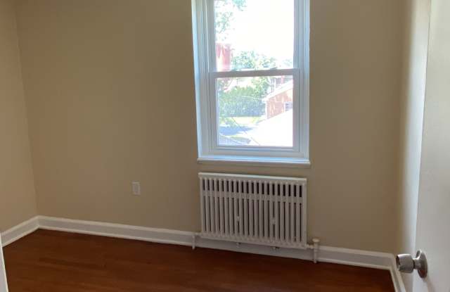 2661 South St SE, Unit J Gallery 4